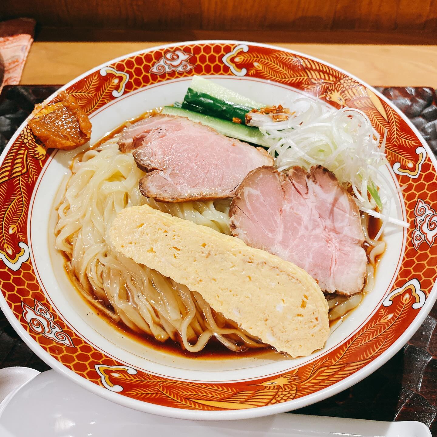 浅草橋のラーメン屋、饗 くろ㐂の冷やし中華そば
