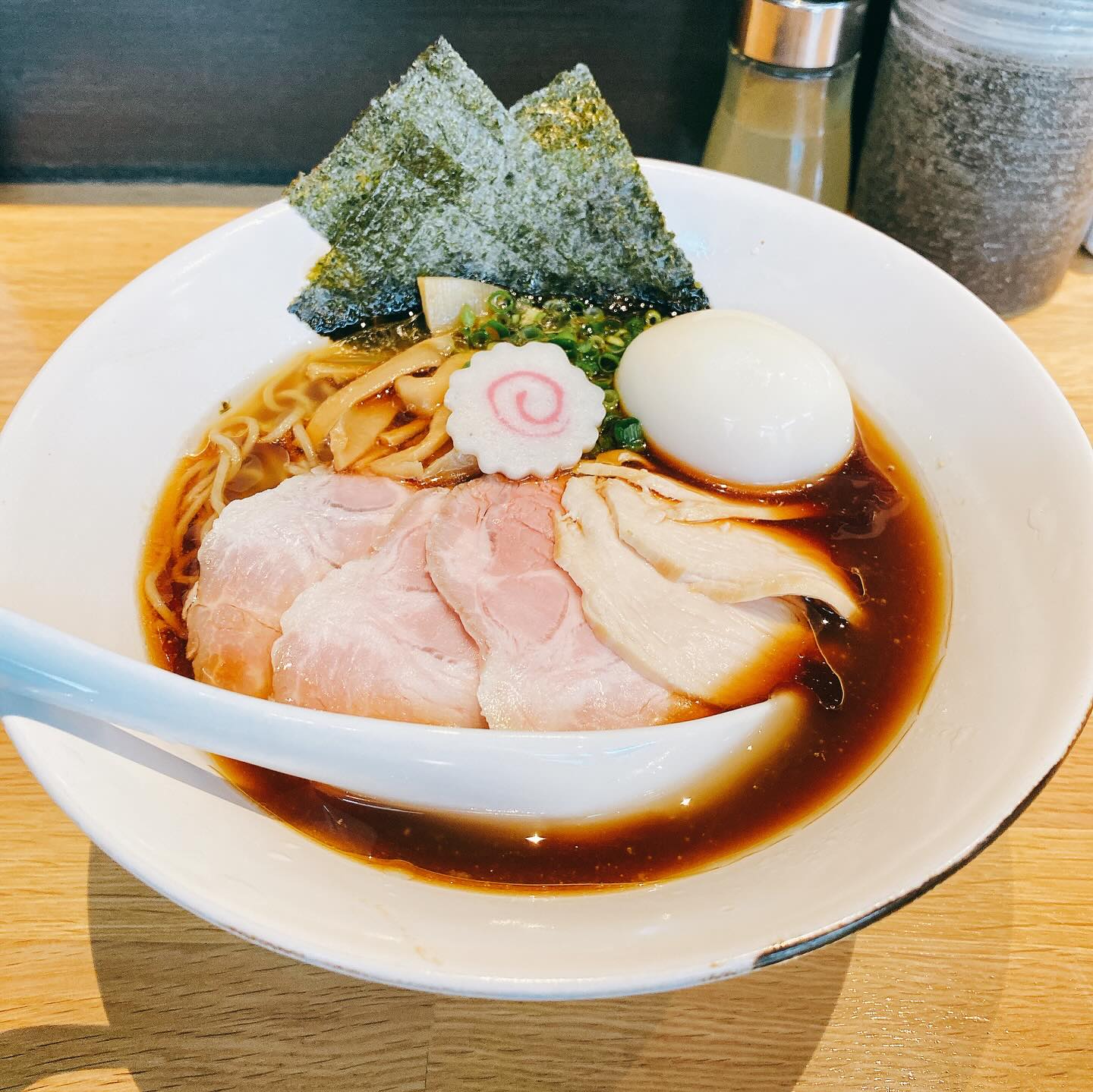 新御徒町のラーメン屋、麺屋加減の特製冷やしラーメン(醤油)