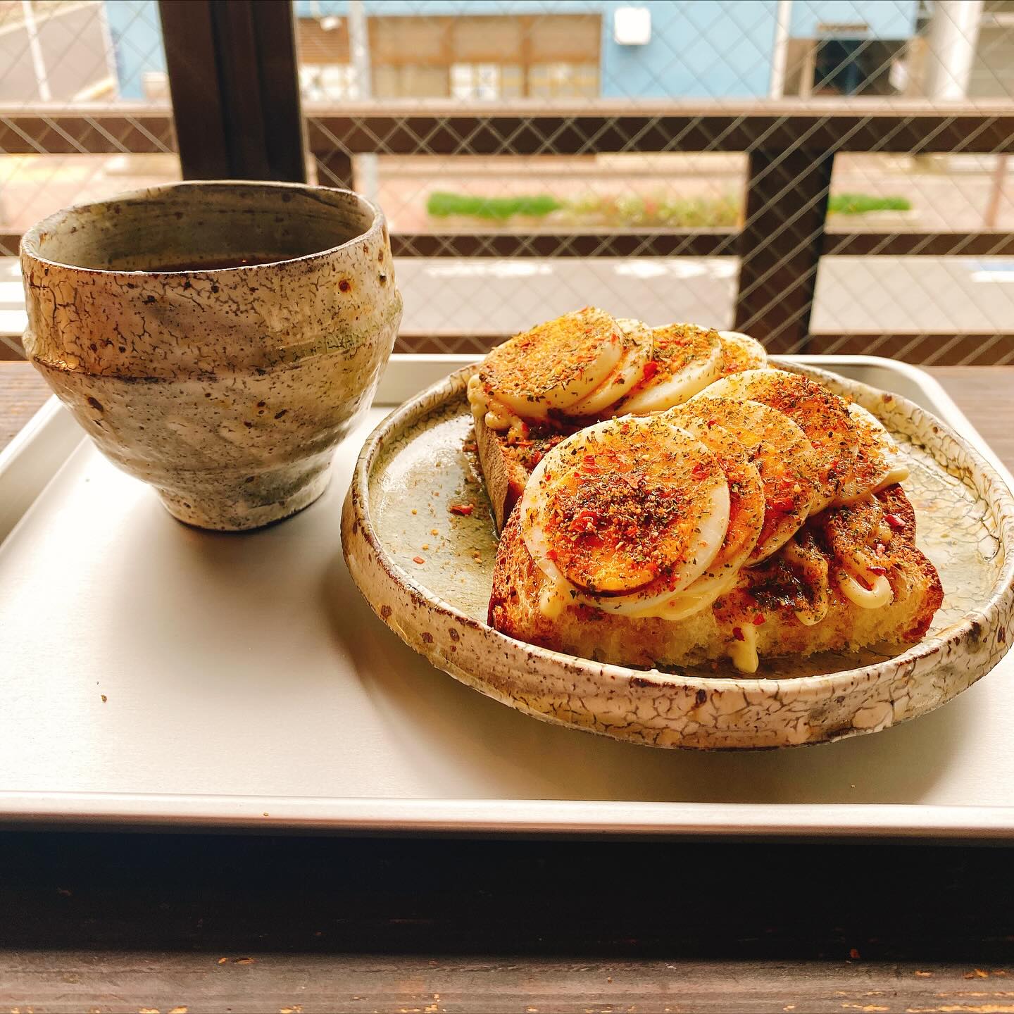 蔵前のカフェ&雑貨店、Ikoi. ハナレのエッグカンパーニュ