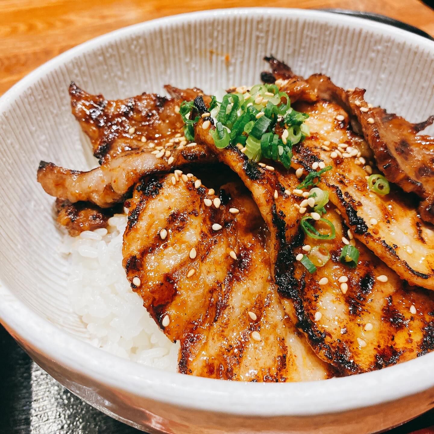 御徒町の居酒屋、北海道マルハ酒場の合盛カルビ丼 特盛