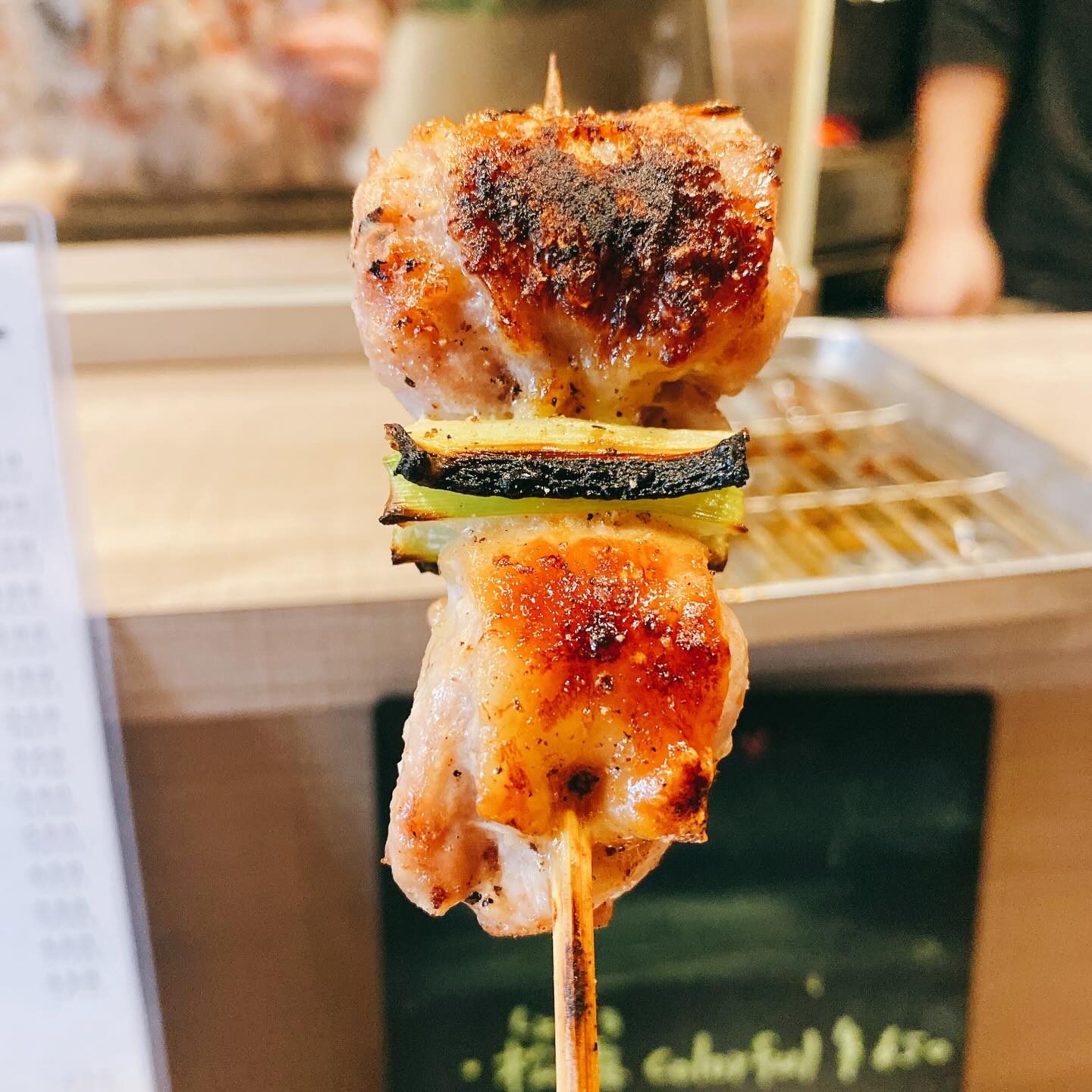 浅草橋の焼き鳥屋、焼き鳥と酒 ヒトツナギのオビとソリ