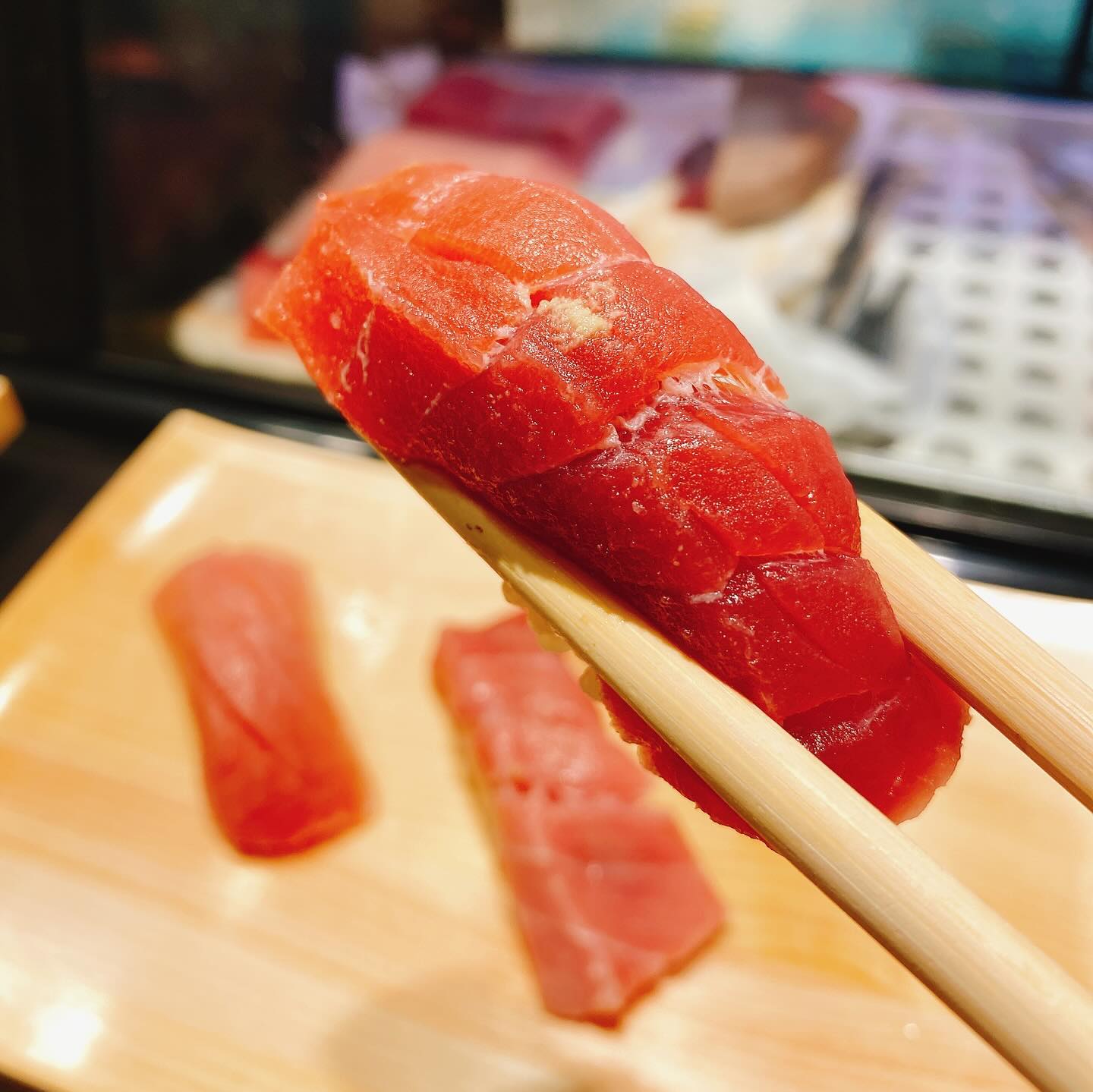 浅草橋の立ち食い寿司屋、浅草 まぐろ人 浅草橋出張所のまぐろ赤身